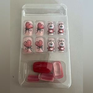 Cute teddy bear Valentine’s Day press on nails